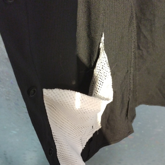 Columbia Women's Black Button Down Long Sleeves Shirt - Picture 11 of 17